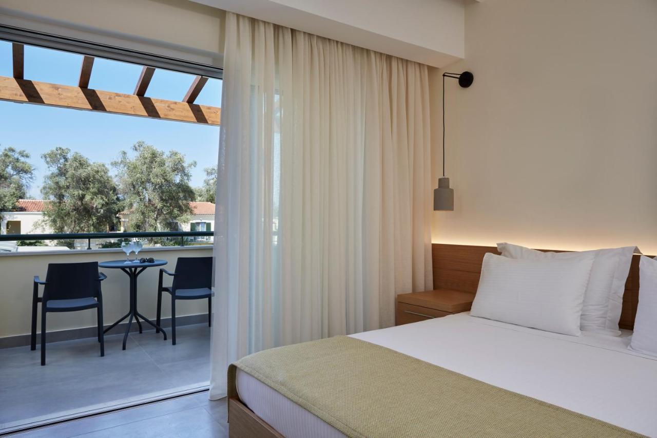 Sentido Apollo Palace เมซอนกิ ภายนอก รูปภาพ A room at the hotel