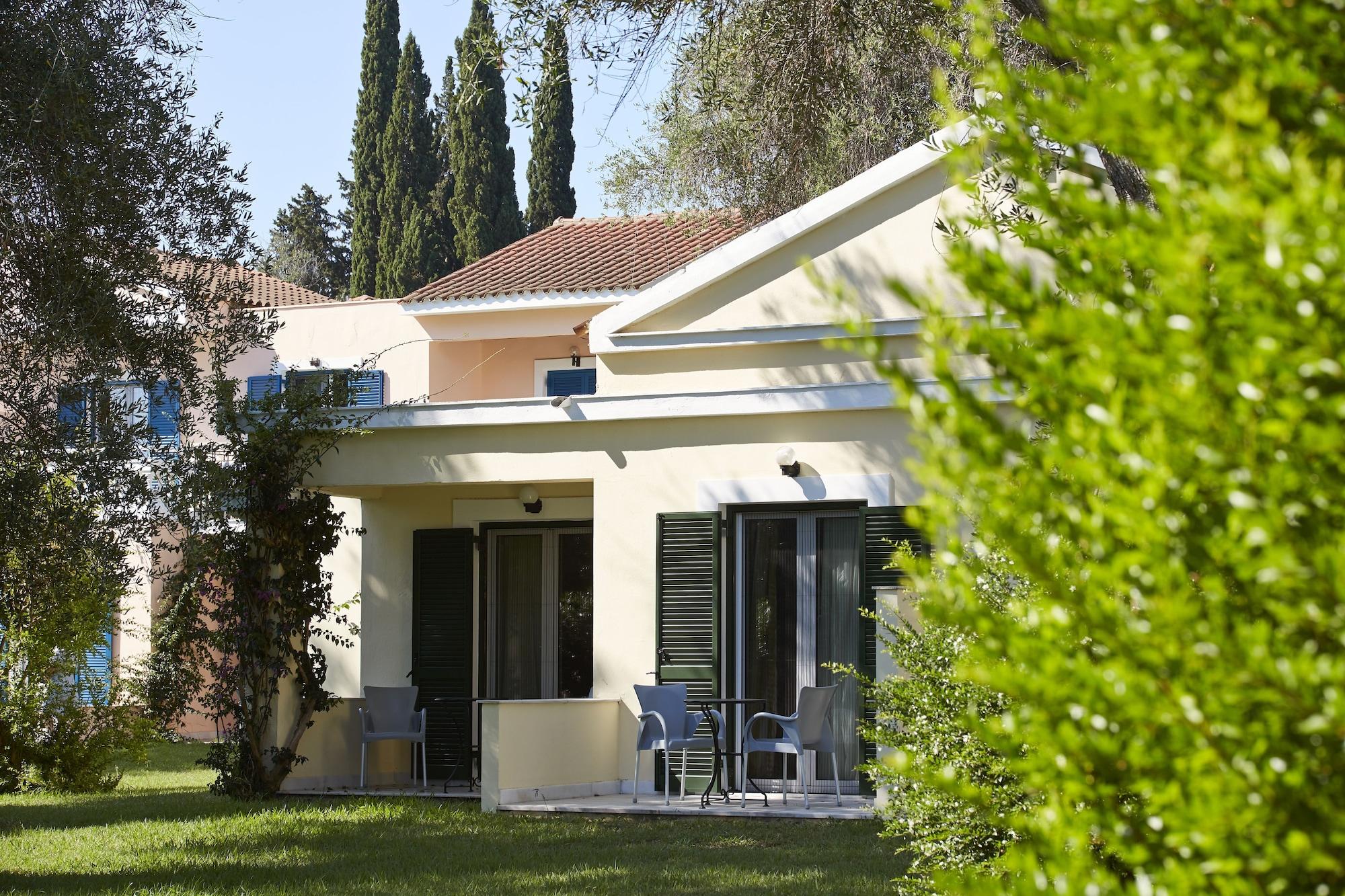 Sentido Apollo Palace เมซอนกิ ภายนอก รูปภาพ A typical bungalow at the resort
