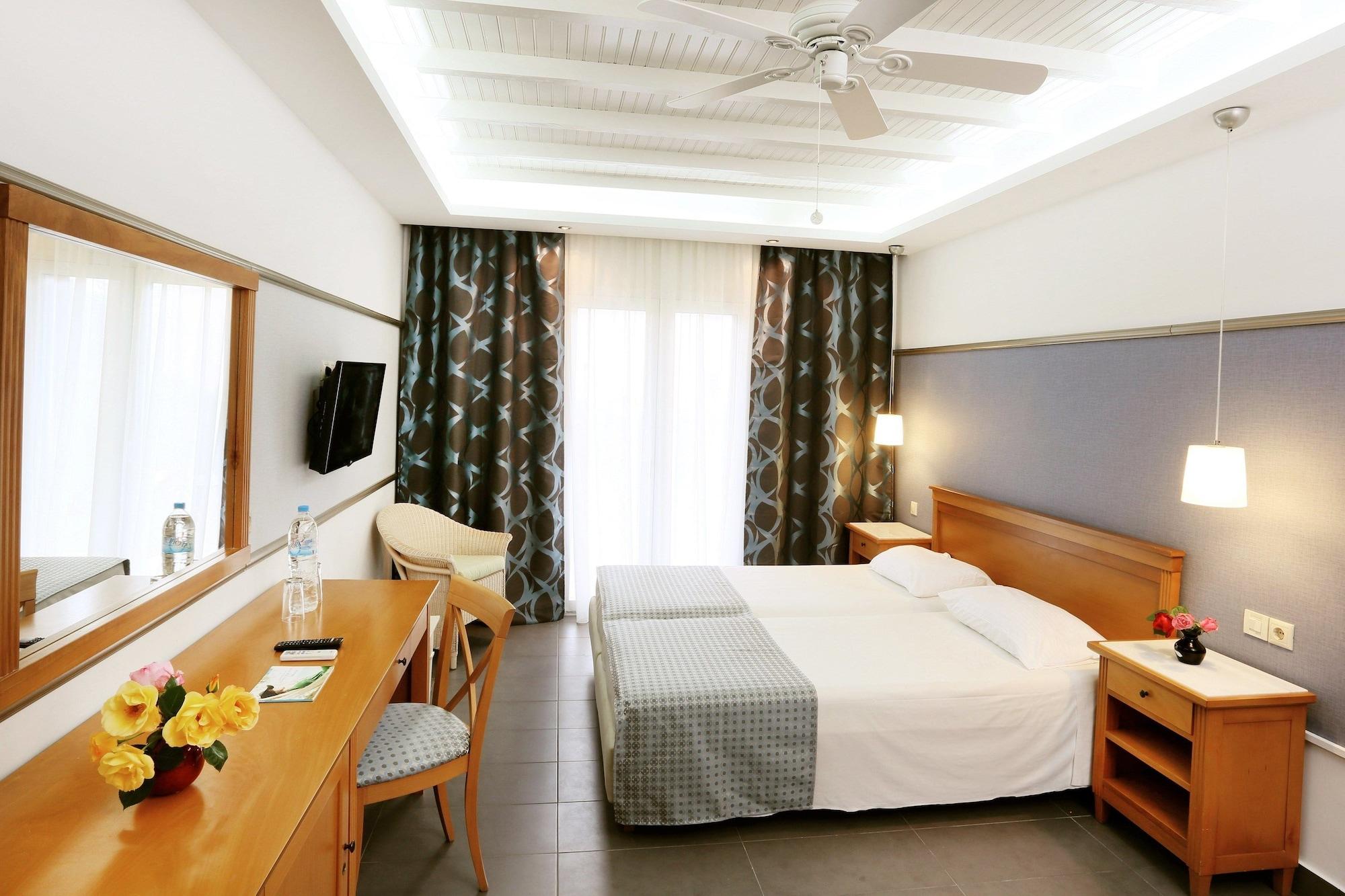 Sentido Apollo Palace เมซอนกิ ภายนอก รูปภาพ A typical room at the hotel