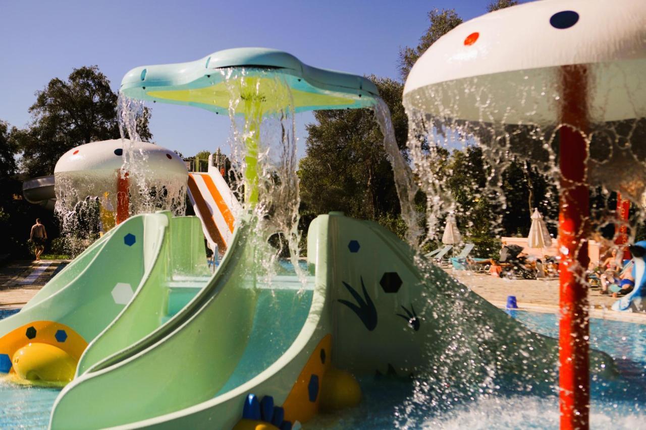 Sentido Apollo Palace เมซอนกิ ภายนอก รูปภาพ The Splash Zone
