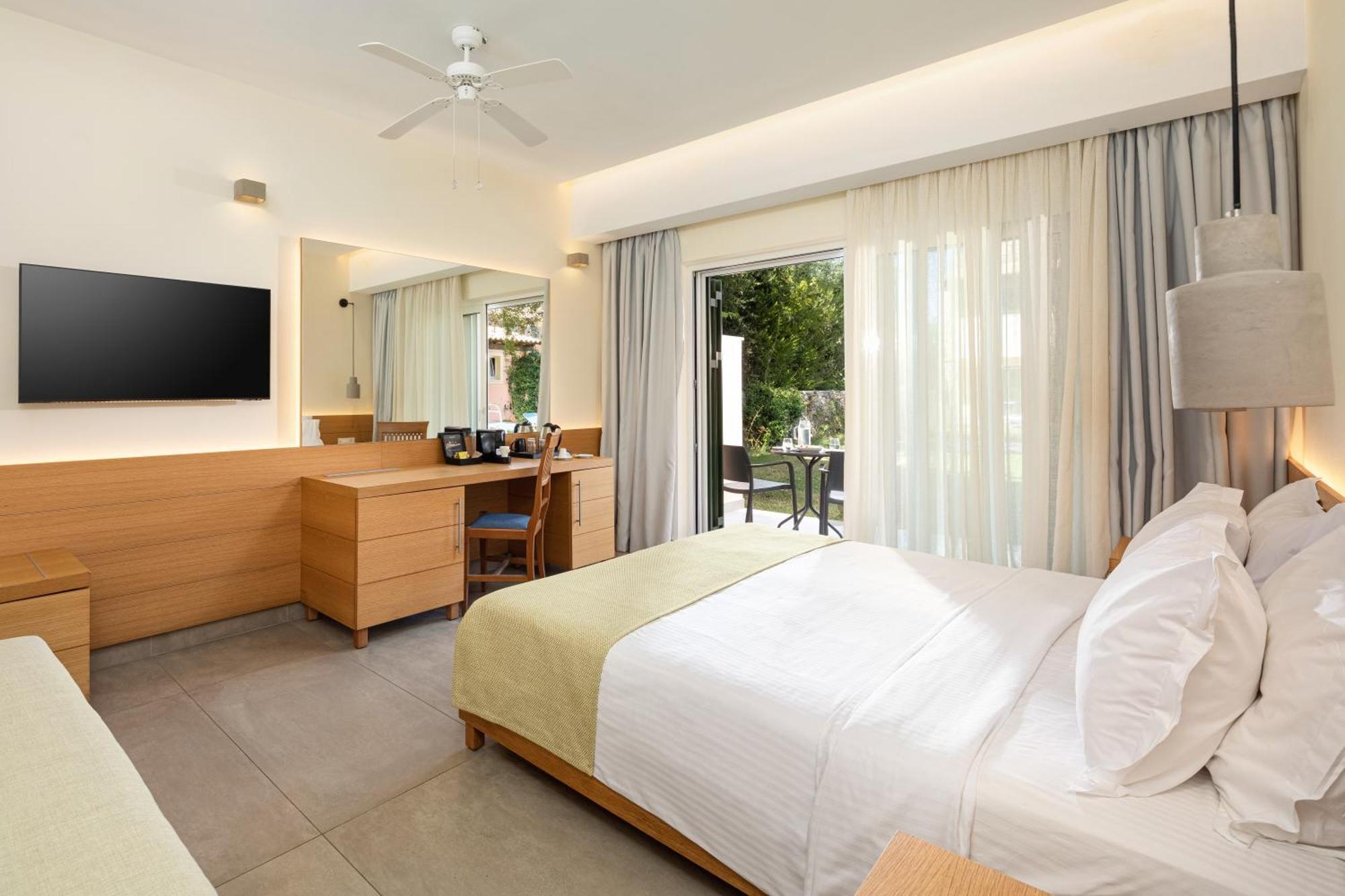 Sentido Apollo Palace เมซอนกิ ภายนอก รูปภาพ Deluxe Room