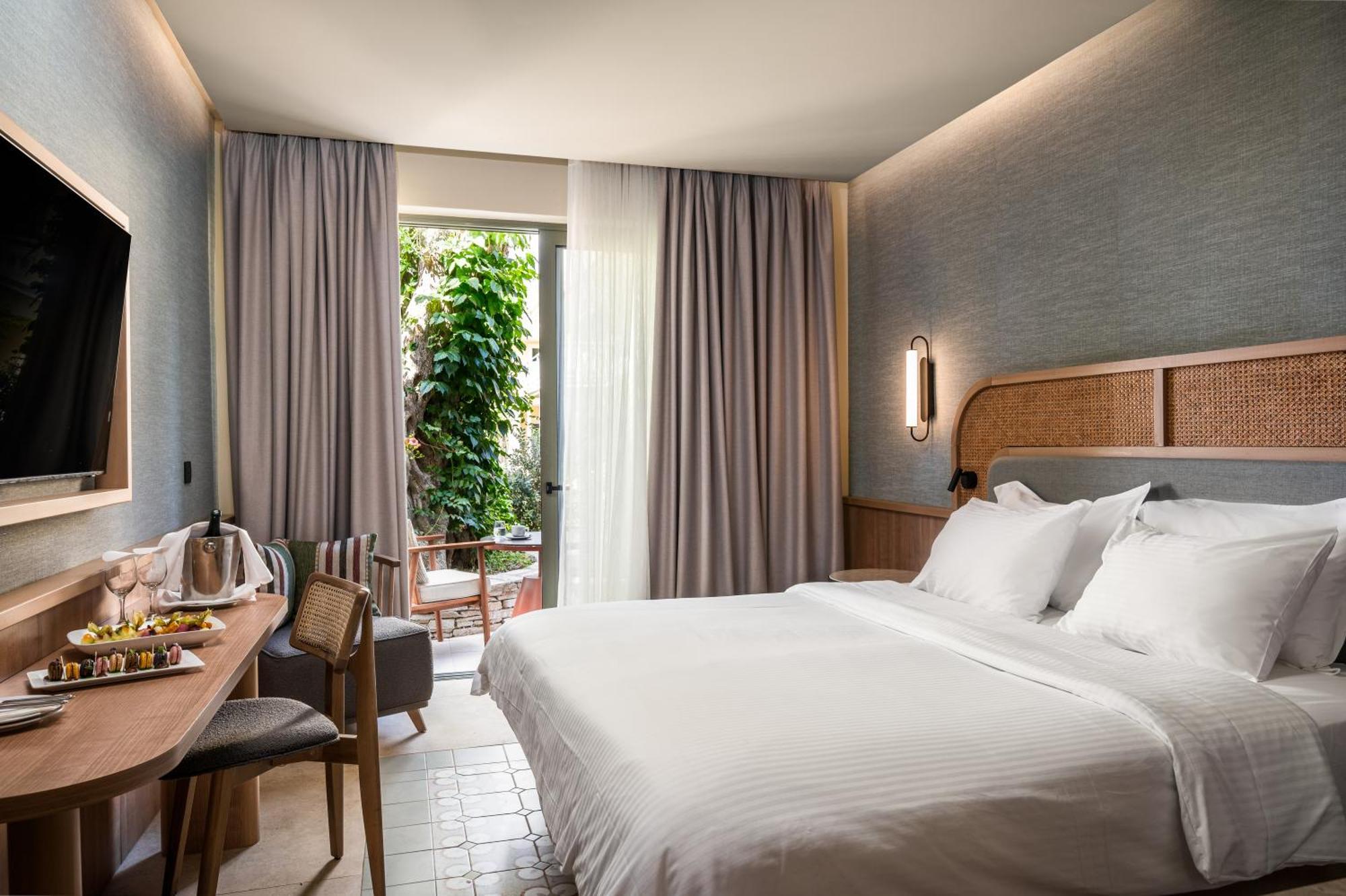 Sentido Apollo Palace เมซอนกิ ภายนอก รูปภาพ Deluxe Room