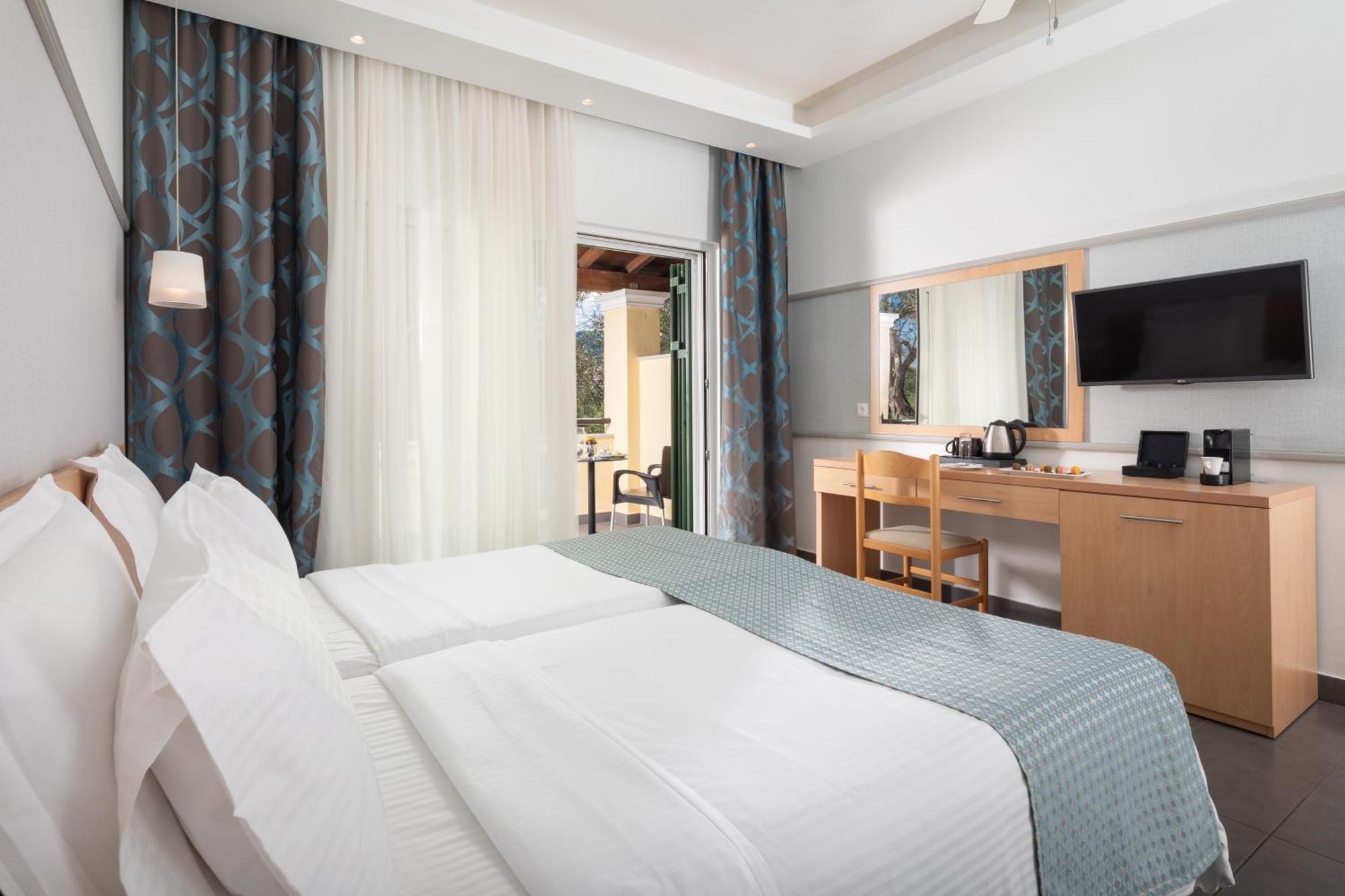 Sentido Apollo Palace เมซอนกิ ภายนอก รูปภาพ A typical room at the hotel