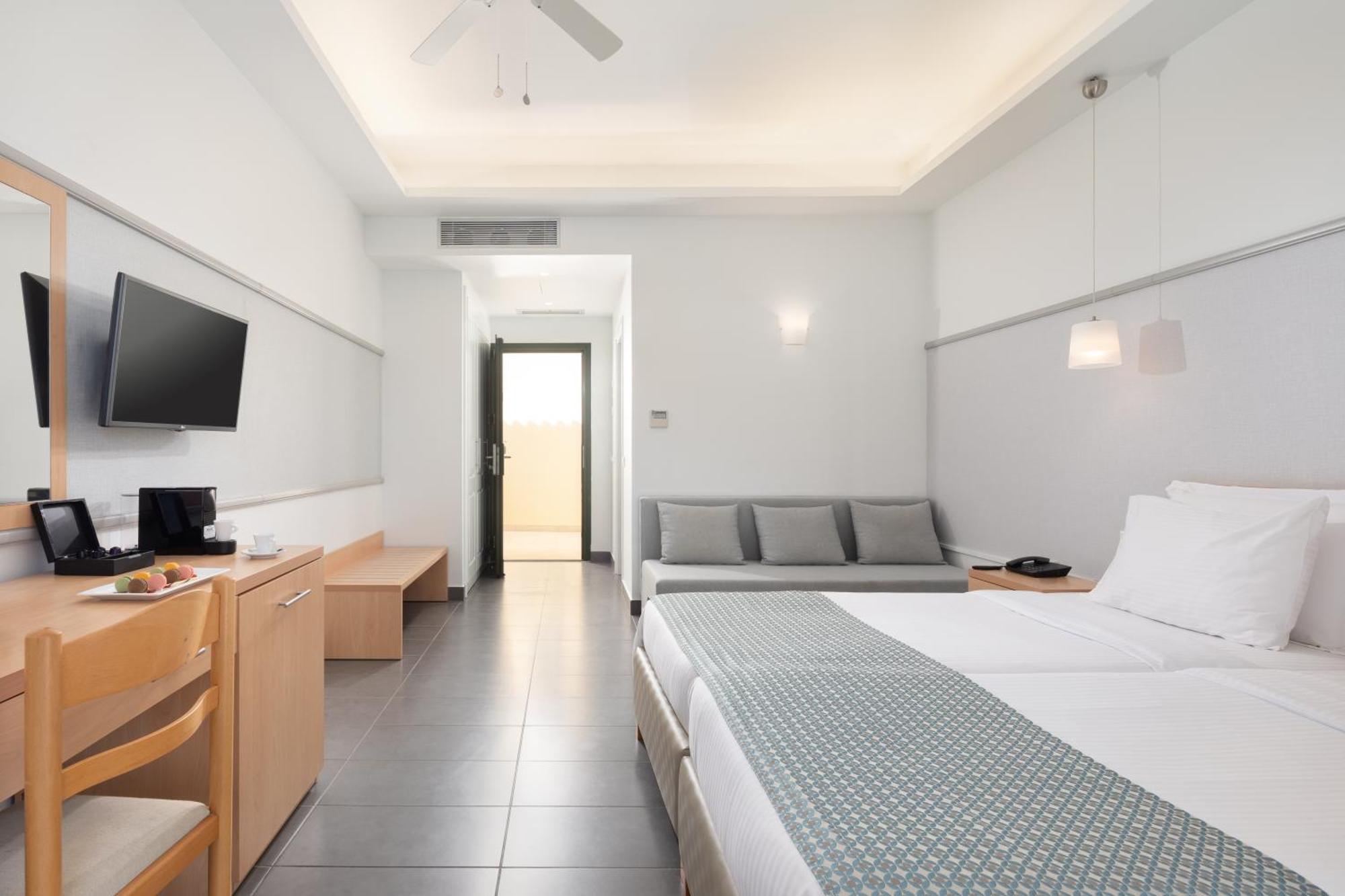 Sentido Apollo Palace เมซอนกิ ภายนอก รูปภาพ A room at the hotel